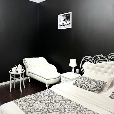 Apartments Near The Opera Апартаменты *