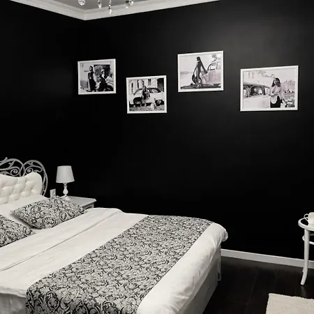 Near The Opera לבוב