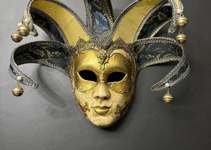 Near The Opera דירה