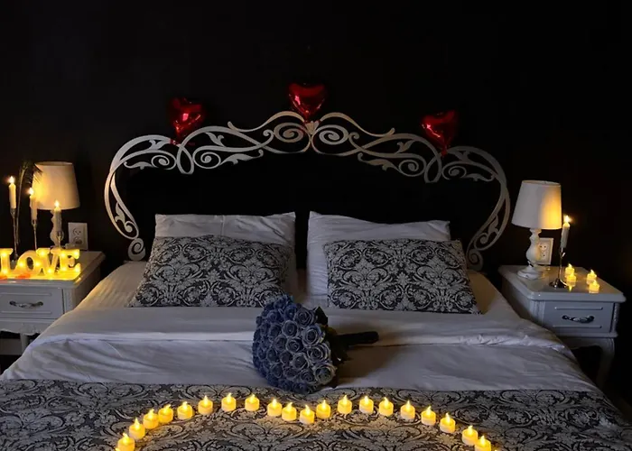 Near The Opera דירה