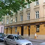 Near The Opera לבוב